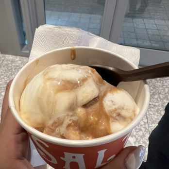 Salt & Straw - Sea Salt with Caramel Ribbons - Ice Cream & Frozen Yogurt Near Me - Aventura, Florida Salt & Straw - Sea Salt with Caramel Ribbons - Ice Cream & Frozen Yogurt Near Me - Aventura, Florida
