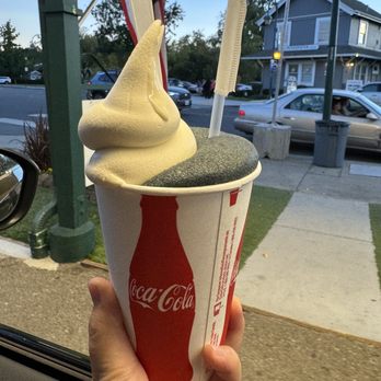 Meadowlark Dairy - Diablo with berry slushy and vanilla frosty - Ice Cream & Frozen Yogurt Near Me - Pleasanton, California Meadowlark Dairy - Diablo with berry slushy and vanilla frosty - Ice Cream & Frozen Yogurt Near Me - Pleasanton, California