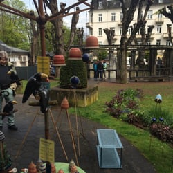 Kunst- und Gartenmarkt - Kunstgewerbe am Aliceplatz