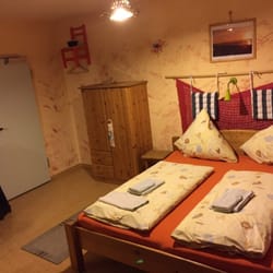 Hotel Greifennest - Einfach ausgestattete Zimmer erinnern zwischen Hostel, Pesion und Hotel