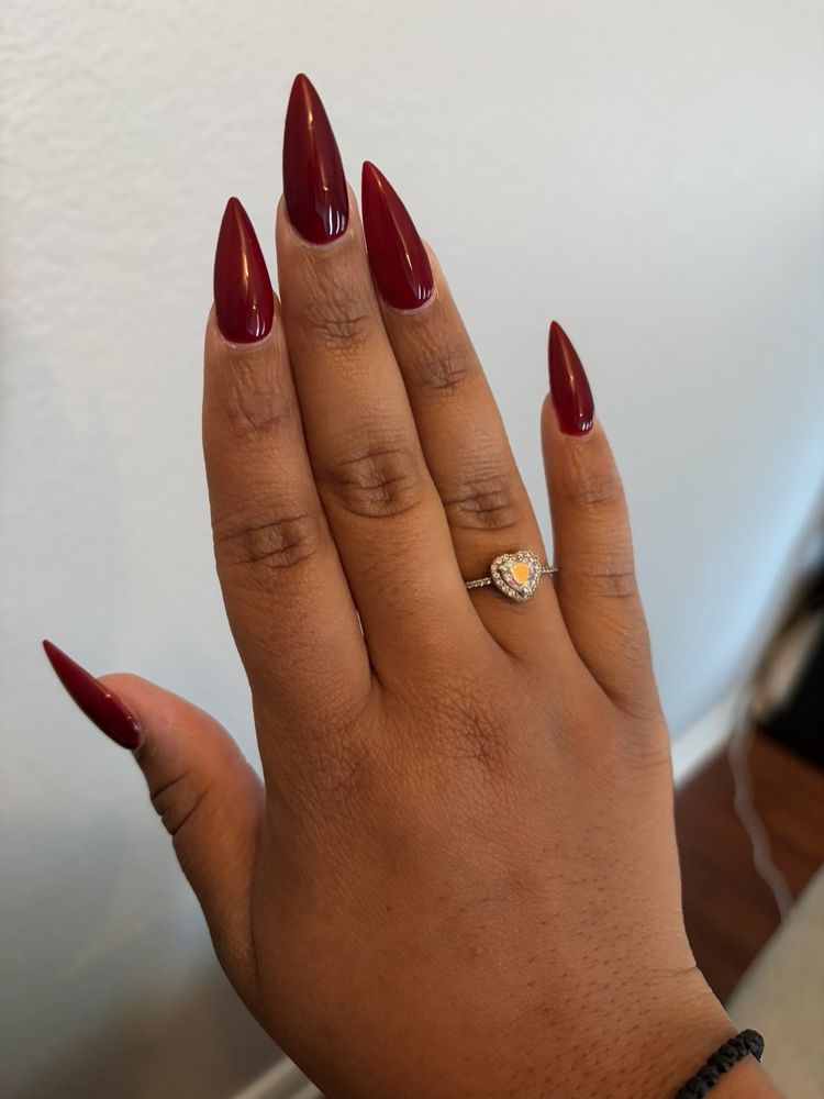 Lux Nail Salon Logo