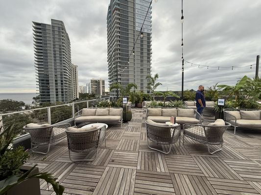 Maru Rooftop Nikkei by null