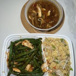 Chicken and string beans in garlic sauce with hot and sour soup lunch special