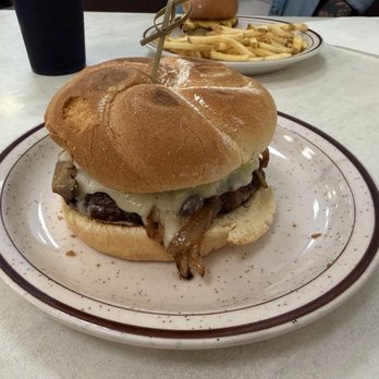 Gold Burger Diner - Mushroom Swiss - Diners Near Me - Georgetown, Texas