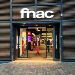 Fnac - Entrée cour Saint Emillion