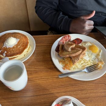 Denny's - Substituted variety - American Near Me - Hayward, California