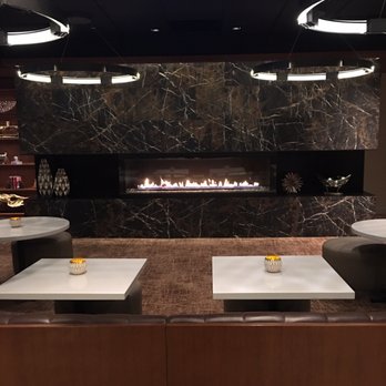 Hyatt Regency Chicago - At restaurant - Hotels Near Me - Chicago, Illinois