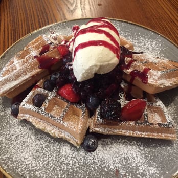Alabama's All American Eatery - Mega waffles - New American Near Me - Manchester, XGM