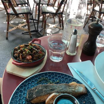Le Quartier Général - Smoked salmon with ratatouille - Bistros Near Me - Paris, 75 Le Quartier Général - Smoked salmon with ratatouille - Bistros Near Me - Paris, 75