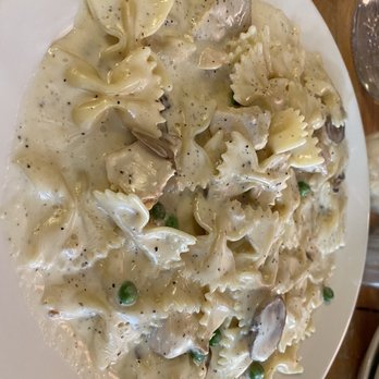 Bottega di Capri - Farfalle DaVinci - Italian Near Me - Brookline, Massachusetts Bottega di Capri - Farfalle DaVinci - Italian Near Me - Brookline, Massachusetts