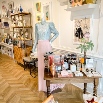 David Peck - David Peck offers custom evening & bridal, fine apparel, and unique gifts & accessories. - Women's Clothing Near Me - Houston, Texas David Peck - David Peck offers custom evening & bridal, fine apparel, and unique gifts & accessories. - Women's Clothing Near Me - Houston, Texas