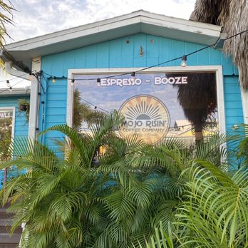 Mojo Risin’ - Outside view of coffee shop from the street - Coffee & Tea Near Me - Sarasota, Florida