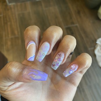 Luxury Nails - Daughters nails - Nail Salons Near Me - Oakbrook Terrace, Illinois