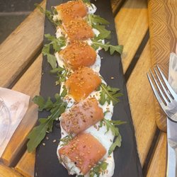 Caffe Vergnano 1882 - Salmon rolls with creamy cheese