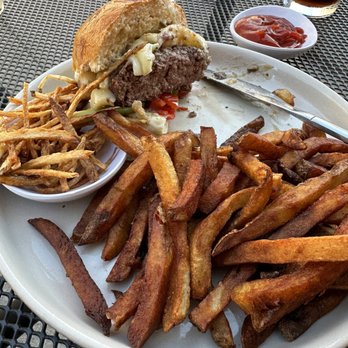 Bavette La Boucherie - Poutine burger - Butcher Near Me - Milwaukee, Wisconsin