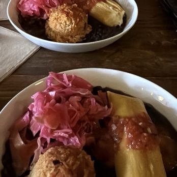 Good Golly Tamale - Fullhouse - Curry chicken tamales, black beans, rice, curtido and salsa! - Vegan Near Me - Knoxville, Tennessee