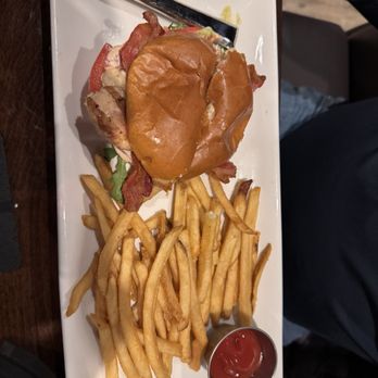 Legends Bar & Grill - Chicken breast Club - American Near Me - Mankato, Minnesota Legends Bar & Grill - Chicken breast Club - American Near Me - Mankato, Minnesota