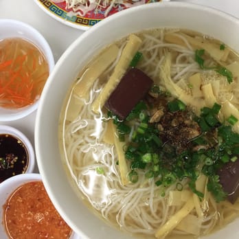Anh Hong - Duck and bamboo shoot noodle - Vietnamese Near Me - Honolulu, Hawaii
