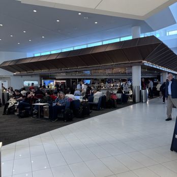 Delta Sky Club - Concourse B - Gate 18 - Airport Lounges Near Me - Atlanta, Georgia