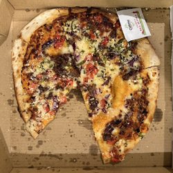 Gilroy's Kitchen + Pub + Patio - Cheeseburger pizza