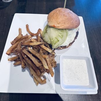 Stir - Cocktail Bars Near Me - Knoxville, Tennessee