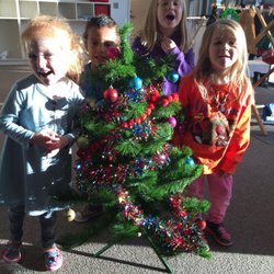 Bethlehem Lutheran Preschool - Decorating the Christmas tree!