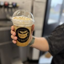 Crater Lake Coffee - Iced caramel vanilla macchiato