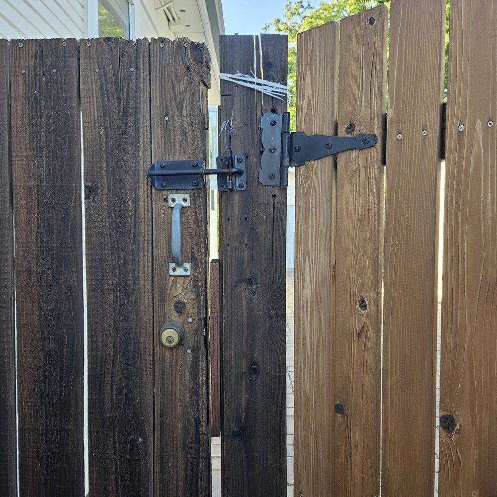 Sonoma Residential Services - BEFORE: split driveway gate board that was making the gate sag. - General Contractors Near Me Sonoma Residential Services - BEFORE: split driveway gate board that was making the gate sag. - General Contractors Near Me