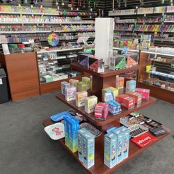 Cloud City Cudahy - Vast assortments of vapes and hookahs.