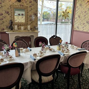 Lisa's Tea Treasures - Pretty table setting for baby shower - Tea Rooms Near Me - Campbell, California Lisa's Tea Treasures - Pretty table setting for baby shower - Tea Rooms Near Me - Campbell, California