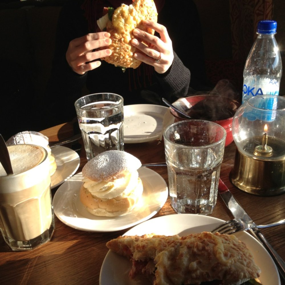 Systrarna Delselius - This is a must-do pitstop while in route to or from Värmdö! - Cafes Near Me - Värmdö, Alberta