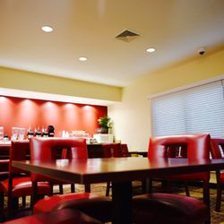 Red Roof Inn & Suites