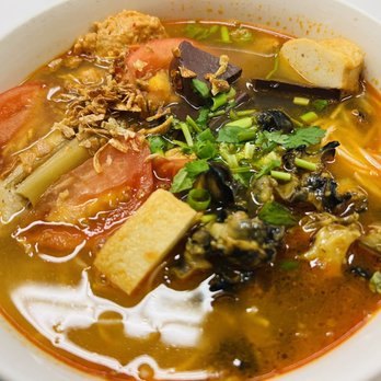 Anh Hong - Vietnamese Escargot Noodle Soup (Bun Rieu Oc) - Vietnamese Near Me - Honolulu, Hawaii