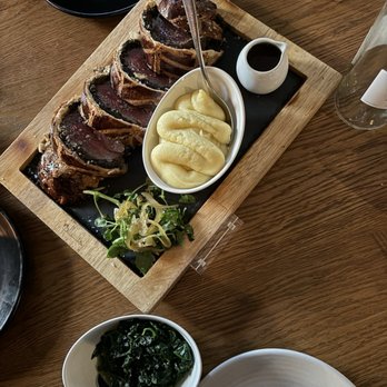 Gordon Ramsay Bread Street Kitchen & Bar - Beef Wellington - Breakfast & Brunch Near Me - Edinburgh, EDH Gordon Ramsay Bread Street Kitchen & Bar - Beef Wellington - Breakfast & Brunch Near Me - Edinburgh, EDH