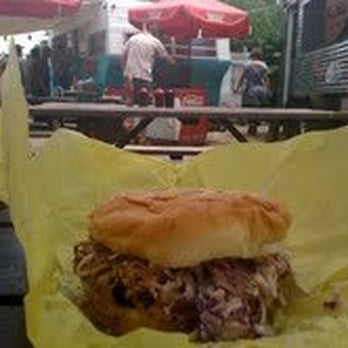 Franklin Barbecue - Amazing pulled pork sanwich; cole slaw added in - Barbeque Near Me - Austin, Texas Franklin Barbecue - Amazing pulled pork sanwich; cole slaw added in - Barbeque Near Me - Austin, Texas