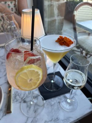 Elaine's Cocktail Kitchen by null