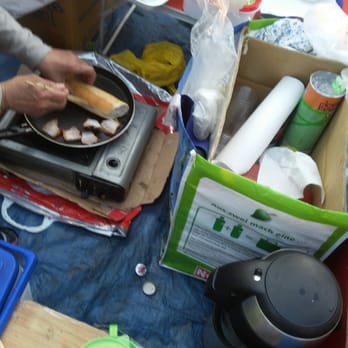 Thaipark im Preußenpark - Cooking up ma banh mi meat - Thai Near Me - Berlin, BE Thaipark im Preußenpark - Cooking up ma banh mi meat - Thai Near Me - Berlin, BE