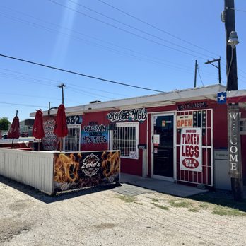 Zeke's BBQ SmokeHouse Logo