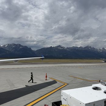 Jackson Hole Airport - JAC - Airports Near Me - Jackson, Wyoming