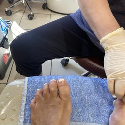 Manicure.