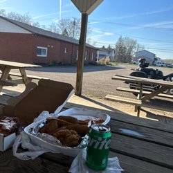 Carla's Pizza - Pizza and chicken