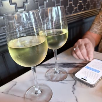 Lady R Bistro - Chardonnay - Burgers Near Me - Menifee, California