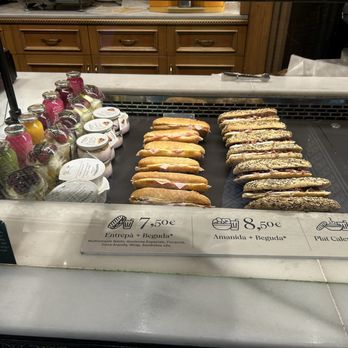 El Fornet - Bakeries Near Me - Barcelona, B El Fornet - Bakeries Near Me - Barcelona, B