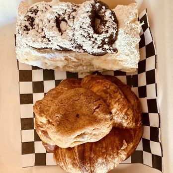 Aloha Mamacita - Original puffy and peanut butter and chocolate chip and peanut butter cookie croissant - Mexican Near Me - Honolulu, Hawaii