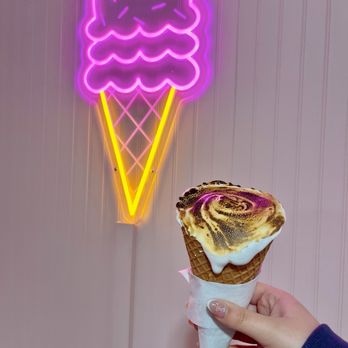 Scoops Ice Cream Parlor - s'mores ice cream cone - Ice Cream & Frozen Yogurt Near Me - Monterey, California Scoops Ice Cream Parlor - s'mores ice cream cone - Ice Cream & Frozen Yogurt Near Me - Monterey, California