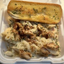 Tru Bistro - Chicken Alfredo pasta