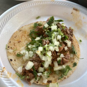 El Carnitas - Taco de barbacoa - Tacos Near Me - Manor, Texas