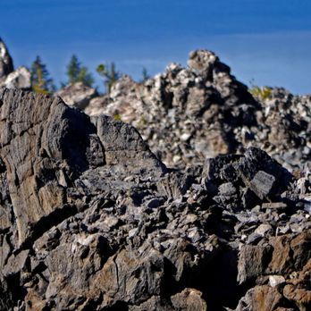 Big Obsidian Flow - Hiking Near Me - La Pine, Oregon Big Obsidian Flow - Hiking Near Me - La Pine, Oregon