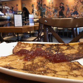 Le Sabot Rouge - Strawberry Crepes - French Near Me - Paris, 75