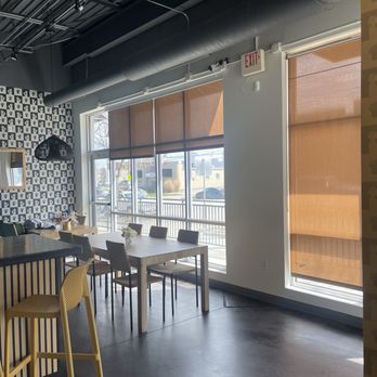 Palm’s DSM - Window Seating - Caribbean Near Me - Des Moines, Iowa
